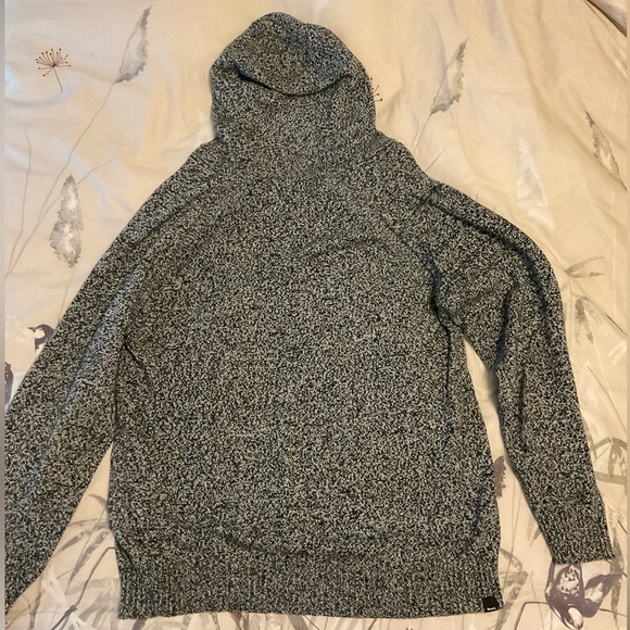 XXL Bench Pullover Sweater - Picture 3 of 5